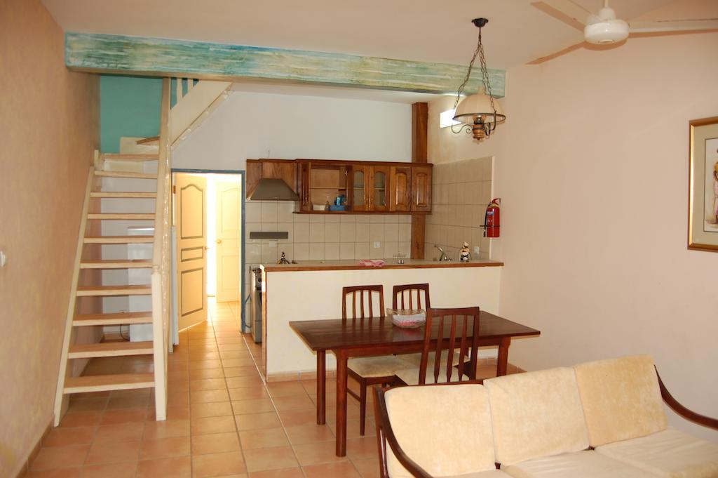 קולולי Riyan Apartment חדר תמונה